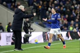 David Moyes thừa nhận miễn cưỡng điền tên Grealish